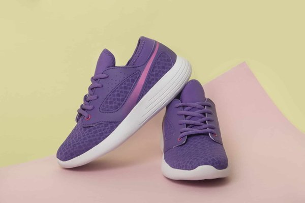 Tendance mode femme 2024 : quelle paire de baskets choisir selon sa morphologie ?