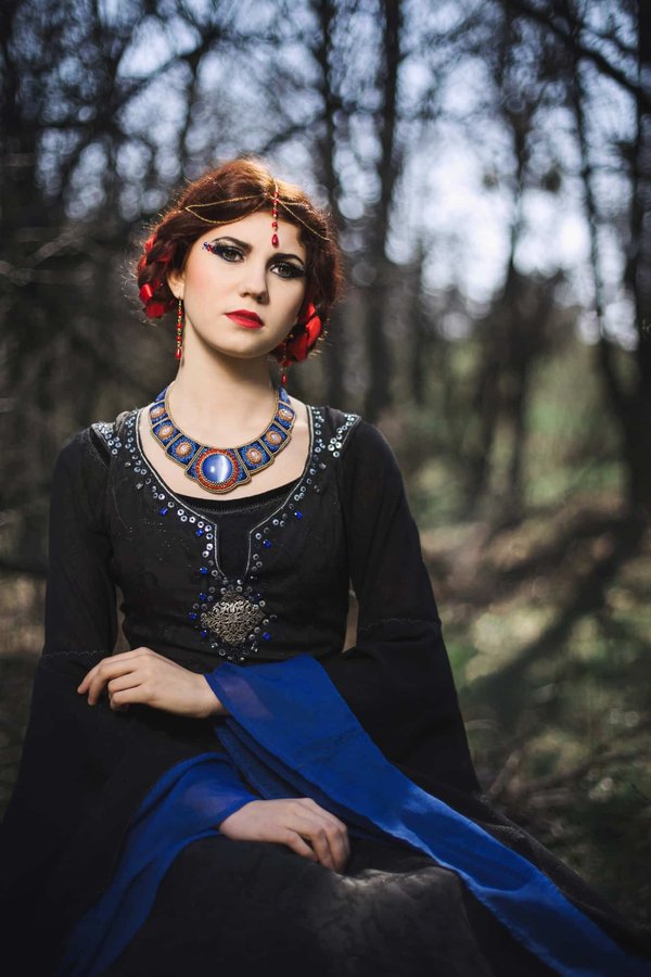 Plongez dans l'univers fascinant de la robe médiévale !