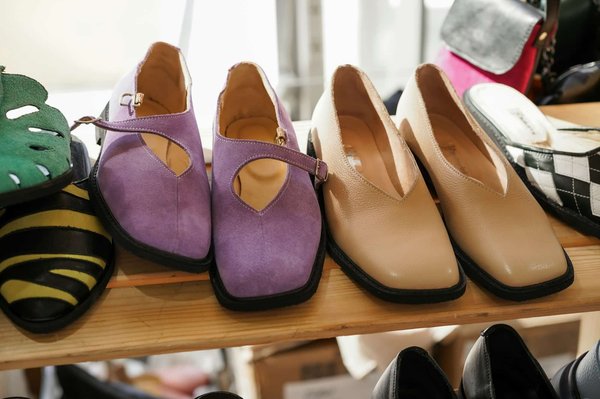 Chaussures années 60 : la pièce rétro parfaite pour un look ultra-branché